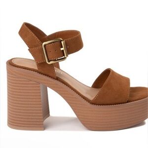 Madden Girl Goldie Platform Sandals Size 9.5